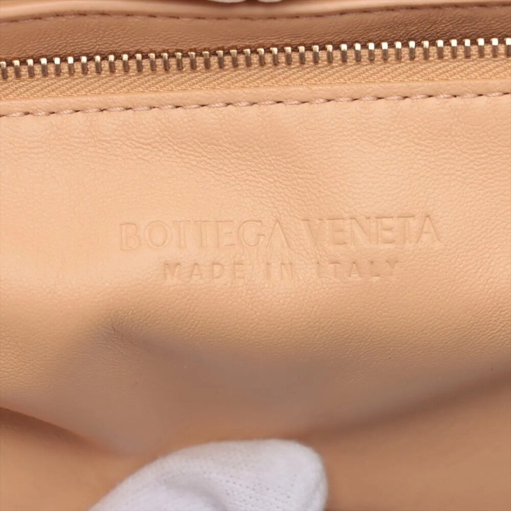 Sold out ❌Bottega Veneta Maxi Intrecciato padded cassette Leather Shoulde - Picture 8 of 9